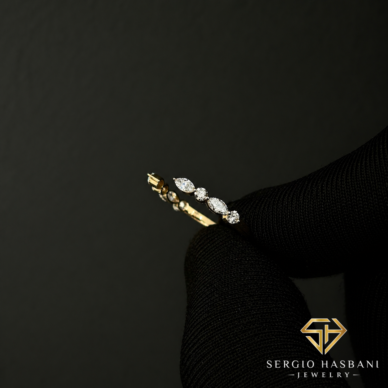 18K ZAVIRA VVS Lab Diamond Ring