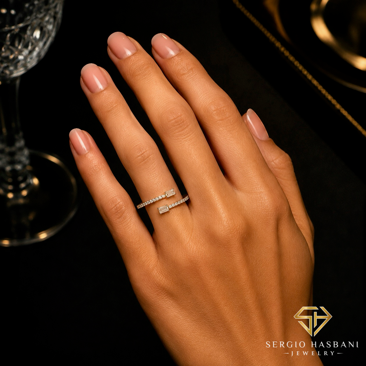 10K BAGUELLA Diamond Ring