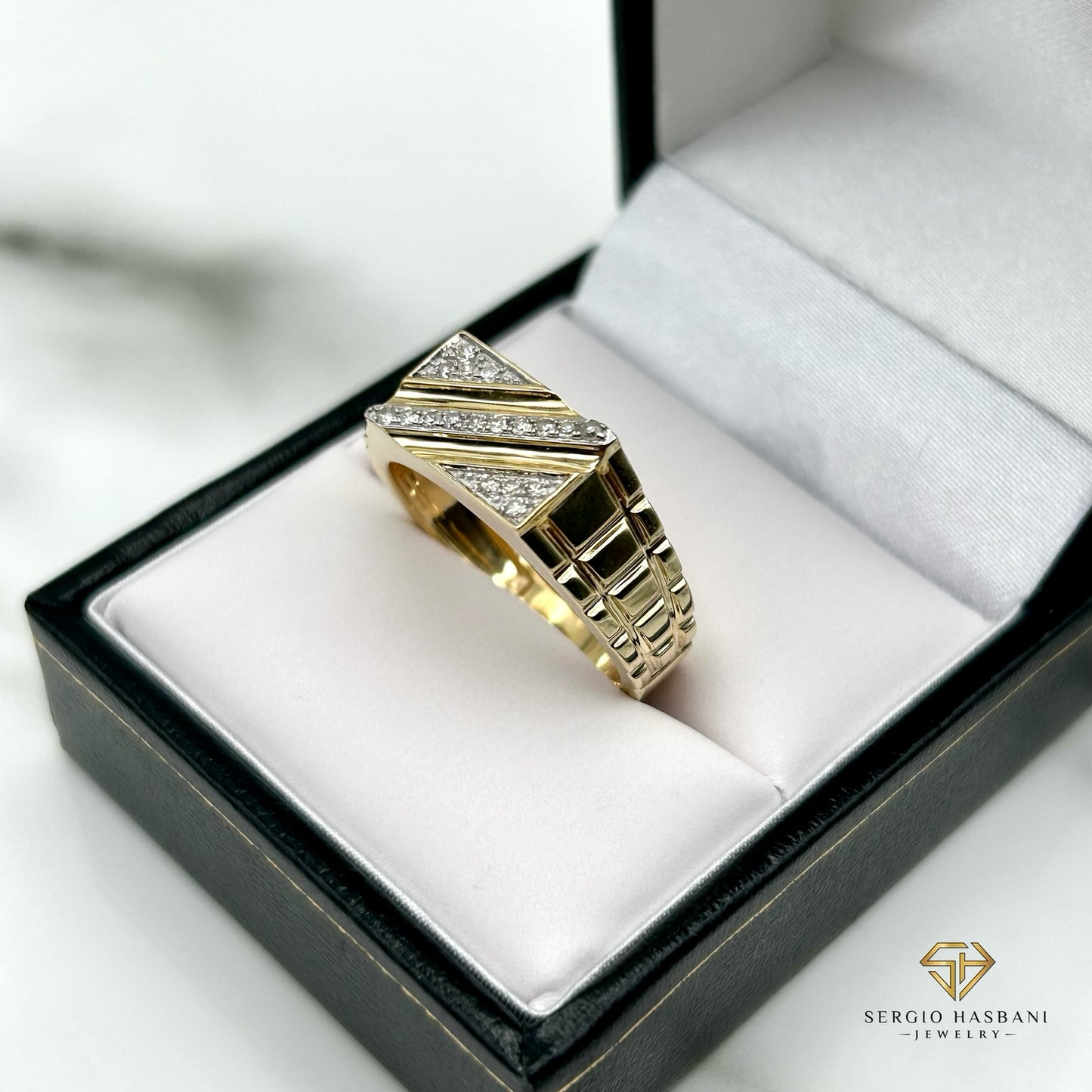 10K BELLO Diamond Ring