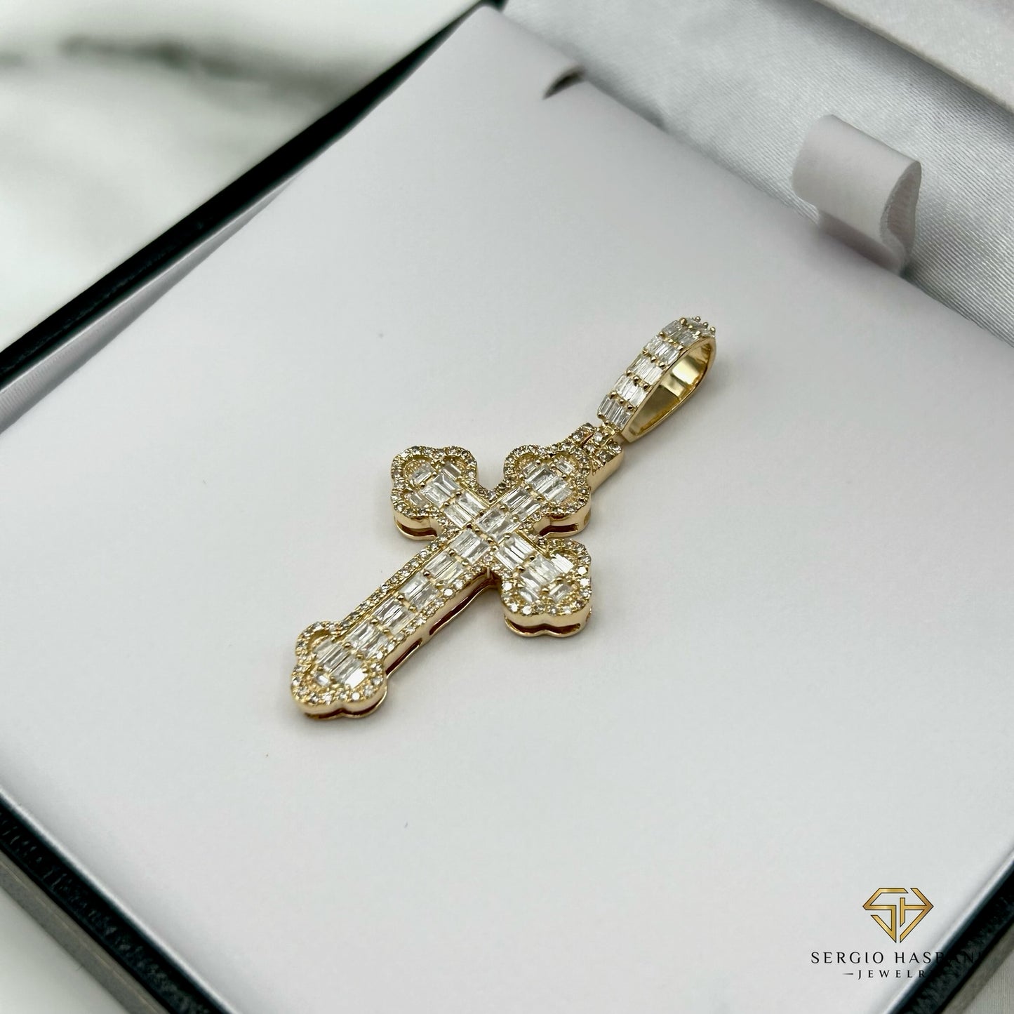 10K CELTO Diamond Cross Pendant
