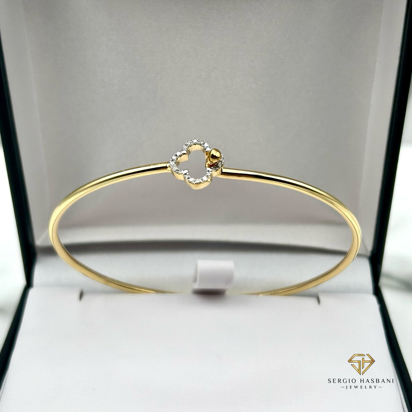 10K CLOVER Diamond Bangle Bracelet
