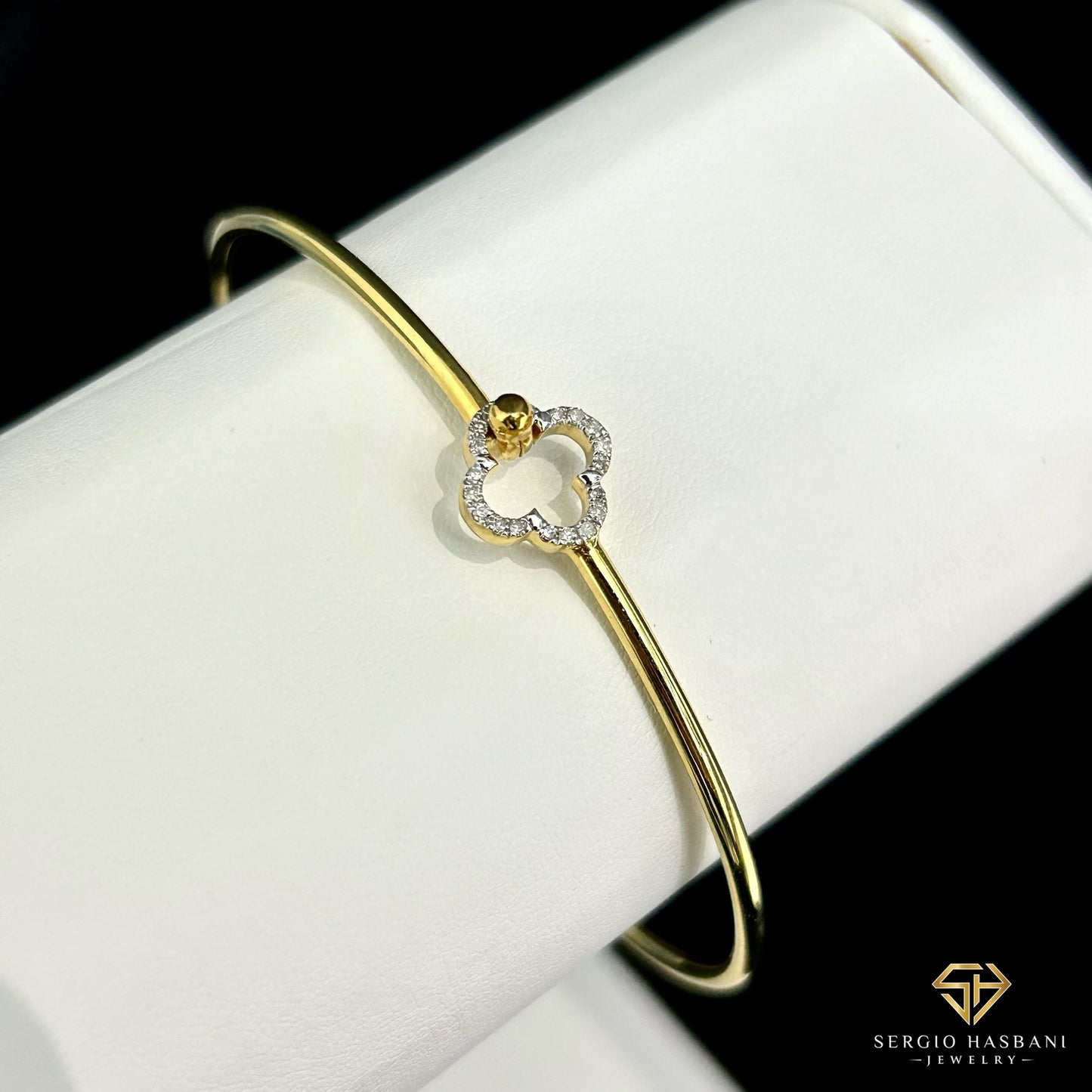 10K CLOVER Diamond Bangle Bracelet