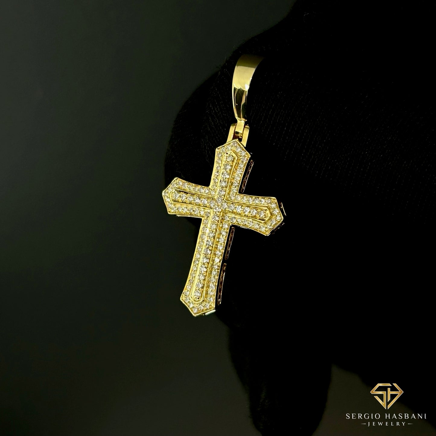 10K CROSS1 Diamond Pendant