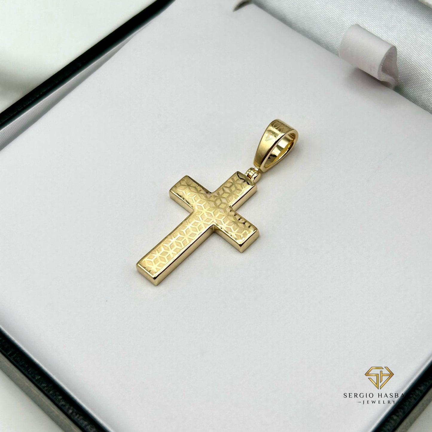 10K CROSS2 Diamond Pendant
