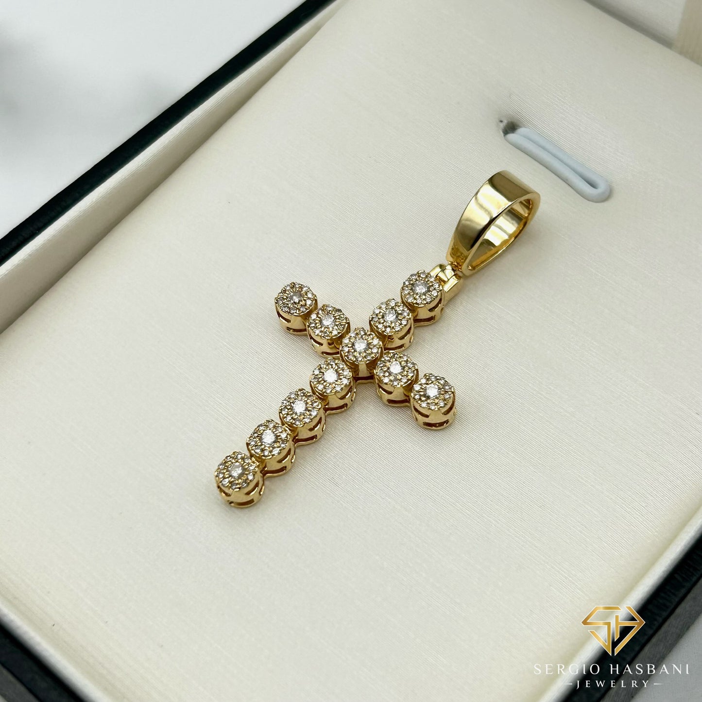 10K CROSS4 Diamond Pendant