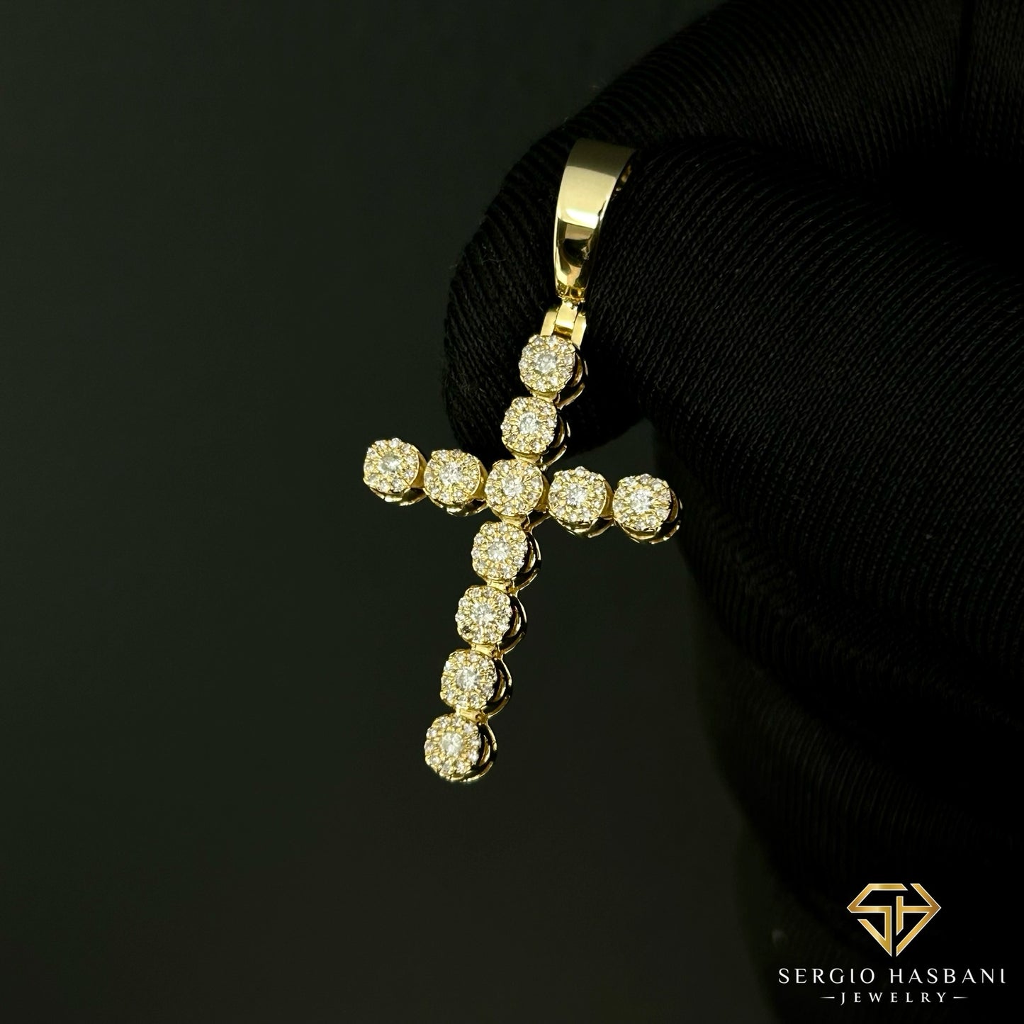 10K CROSS4 Diamond Pendant