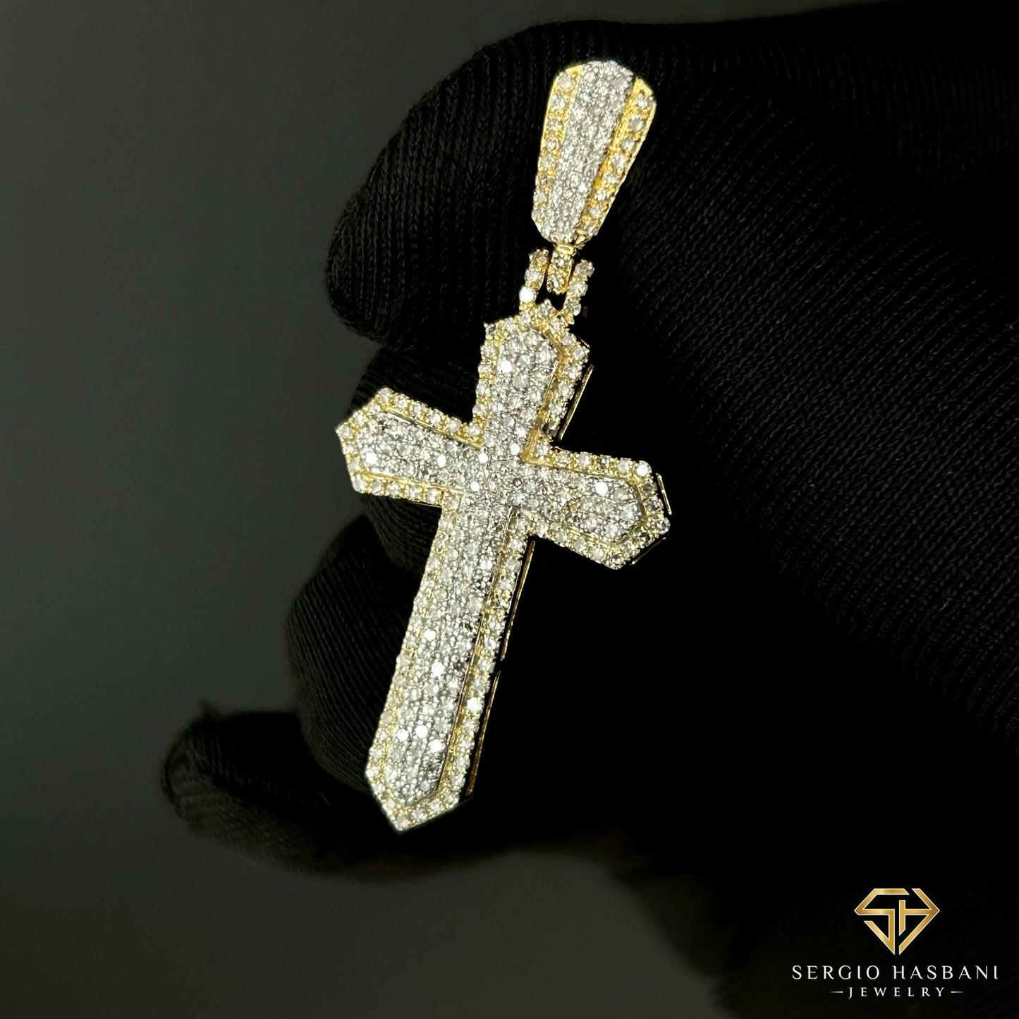 10K CROSS6 Diamond Pendant