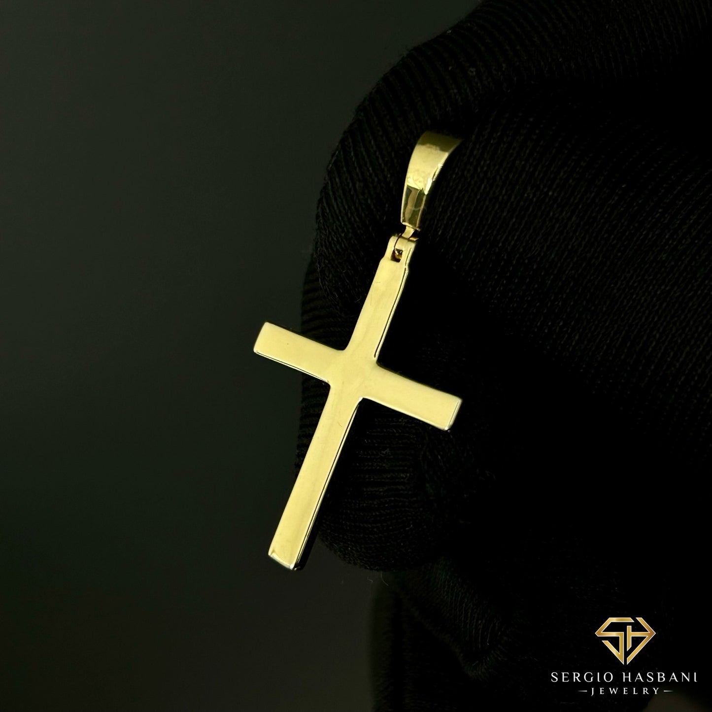 10K CROSS9 Diamond Pendant