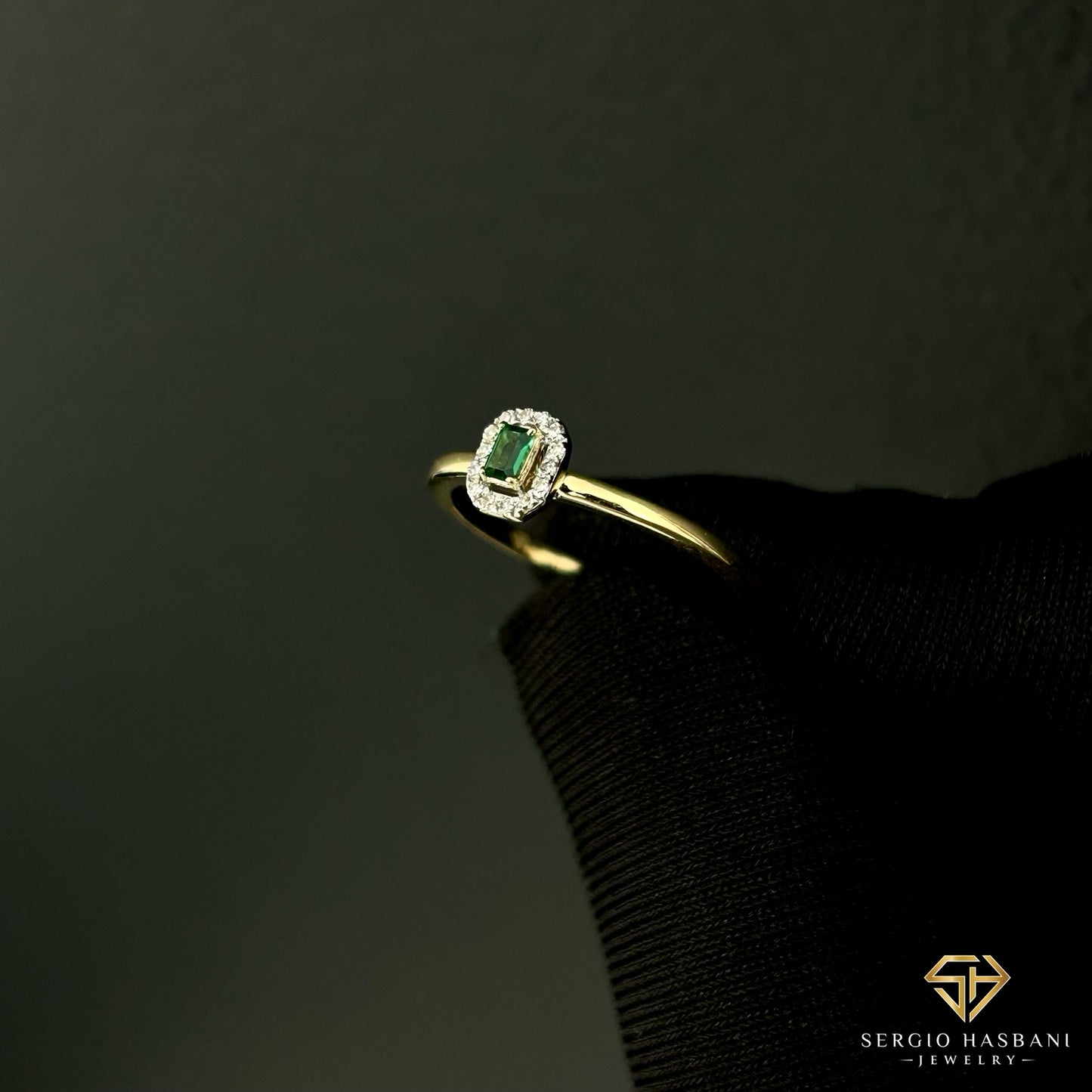 10K EMERALDA Diamond Ring