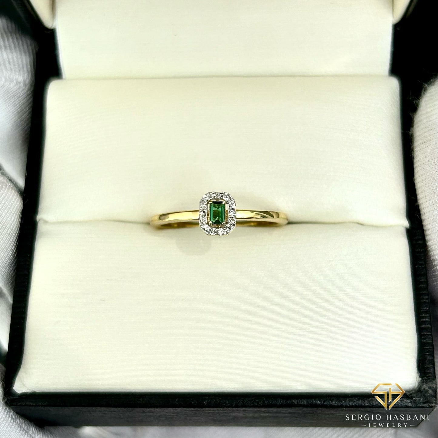 10K EMERALDA Diamond Ring