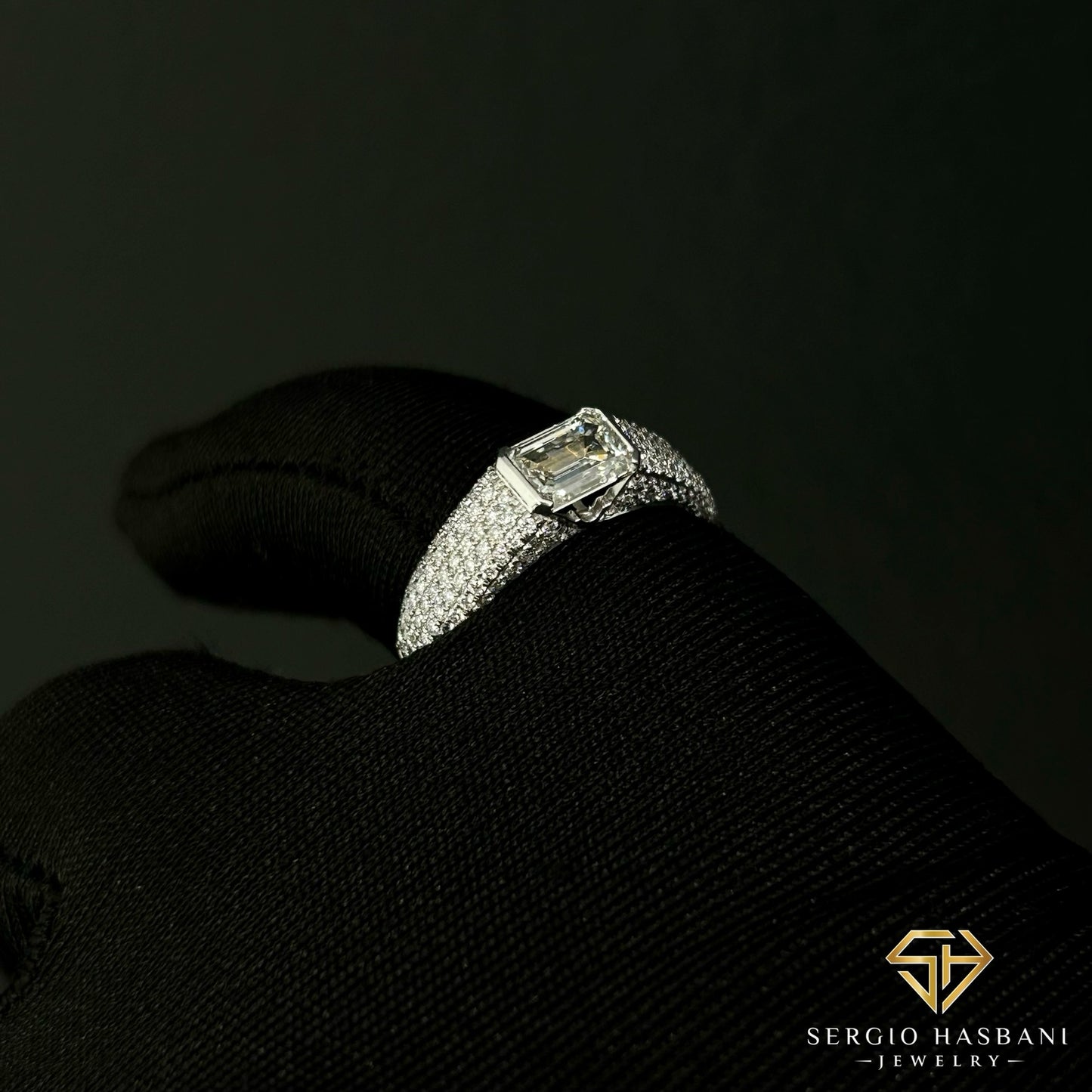 10K EMERIAL VVS/VS Lab Diamond Ring