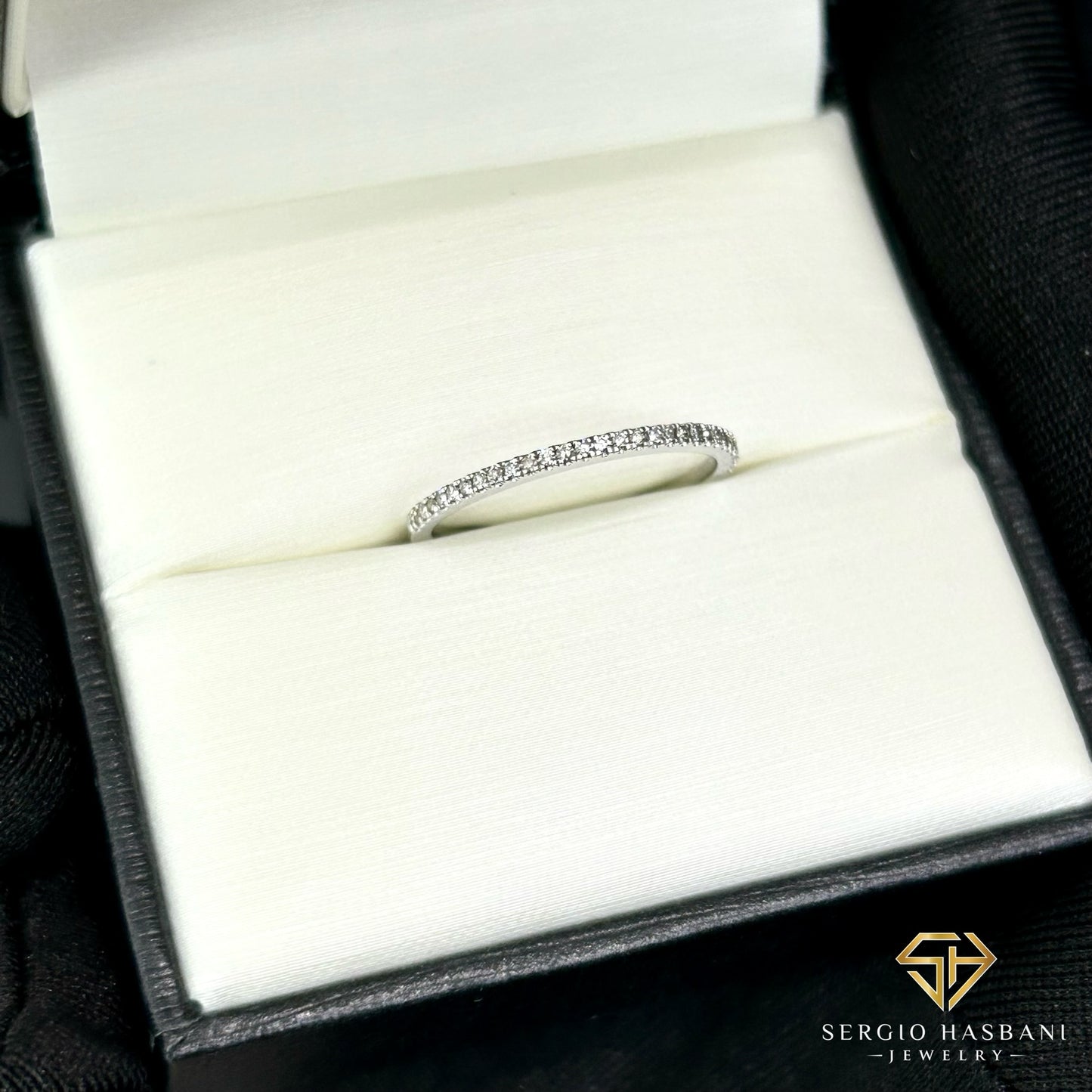 10K ETERNI Diamond Ring