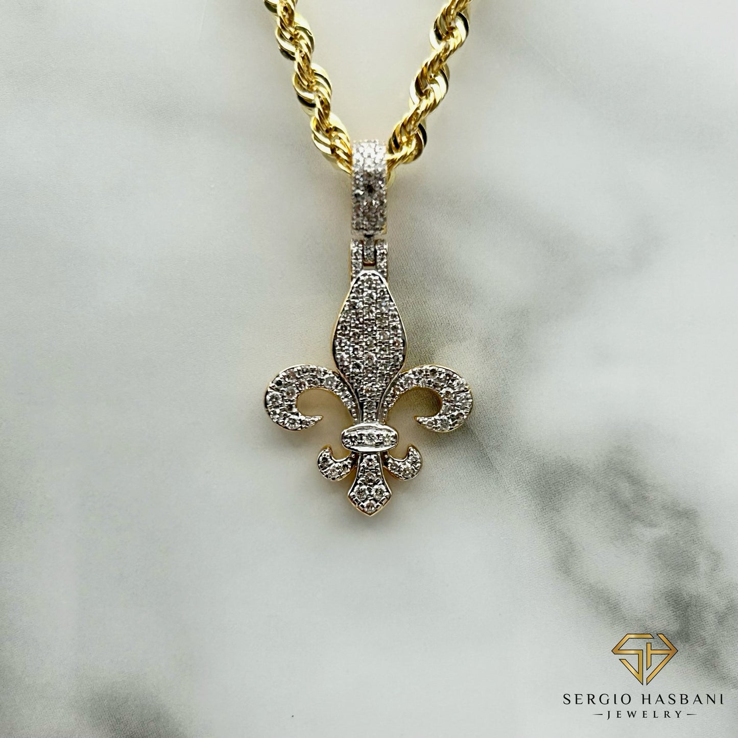 10K FLEUR DE LYS Diamond Pendant