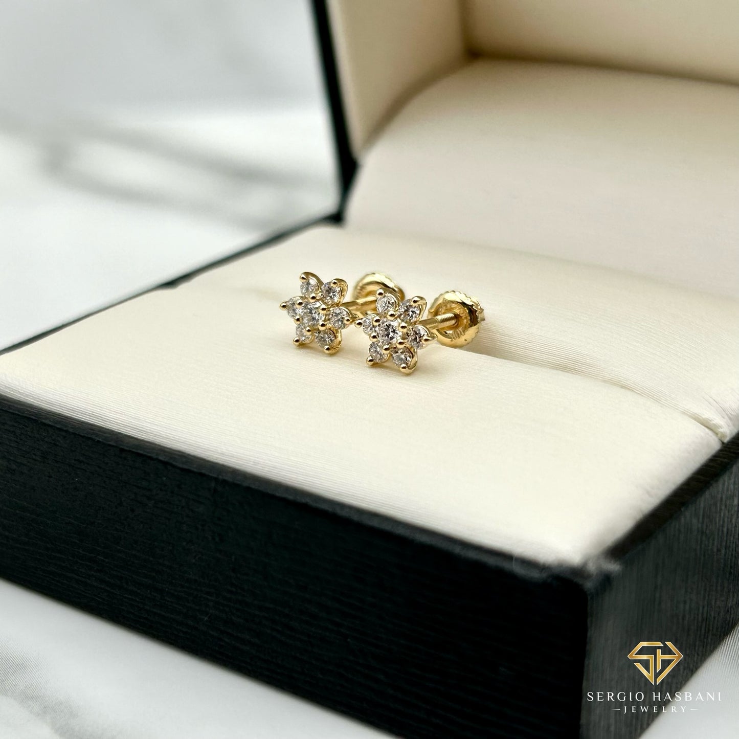 10K FLOWER VVS Lab Diamond Earrings