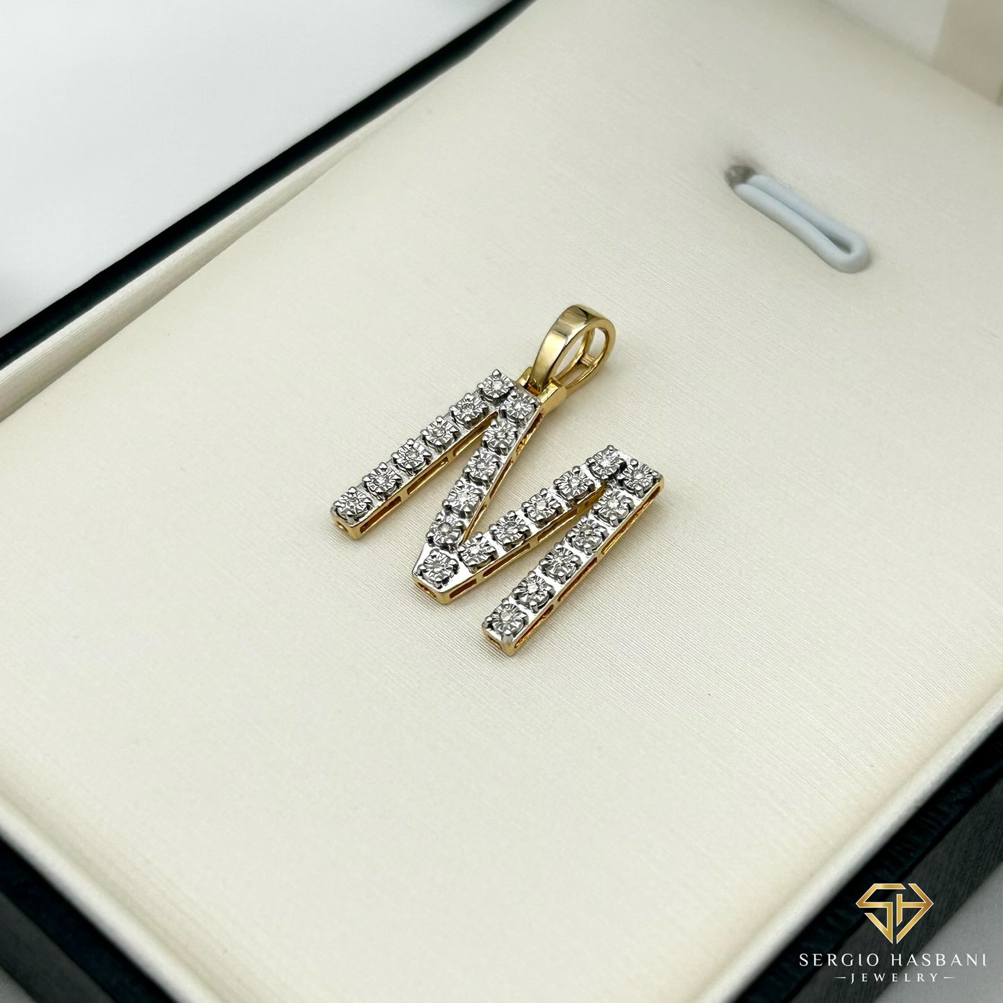 10K Illusion Diamond Letter Pendant ''M''