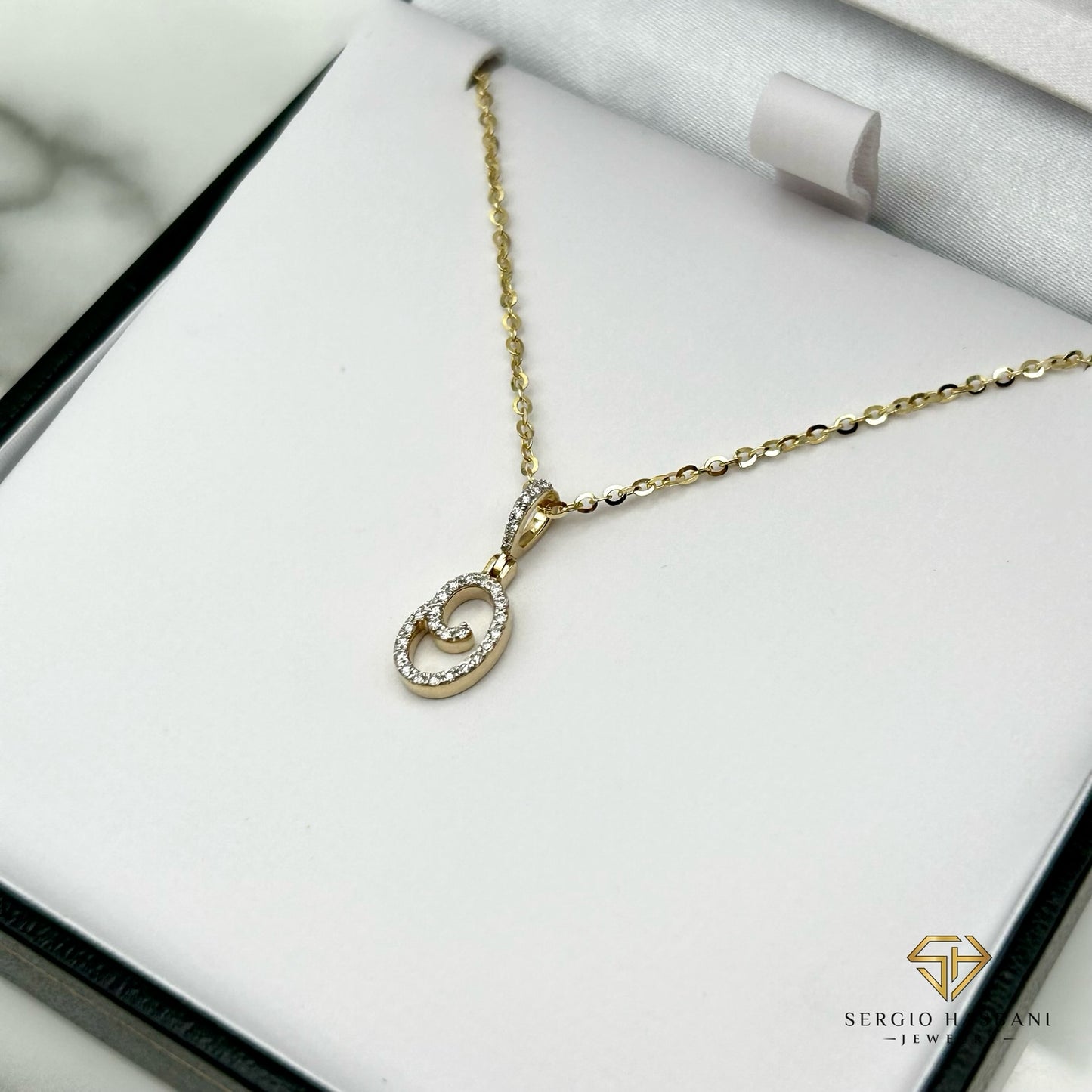 10K VS Diamond “O” Letter Pendant