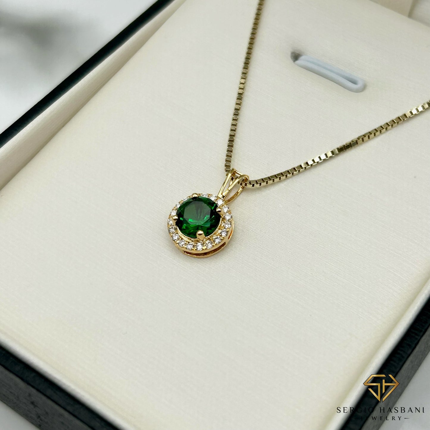 10K OMERA Lab Diamond Emerald Necklace