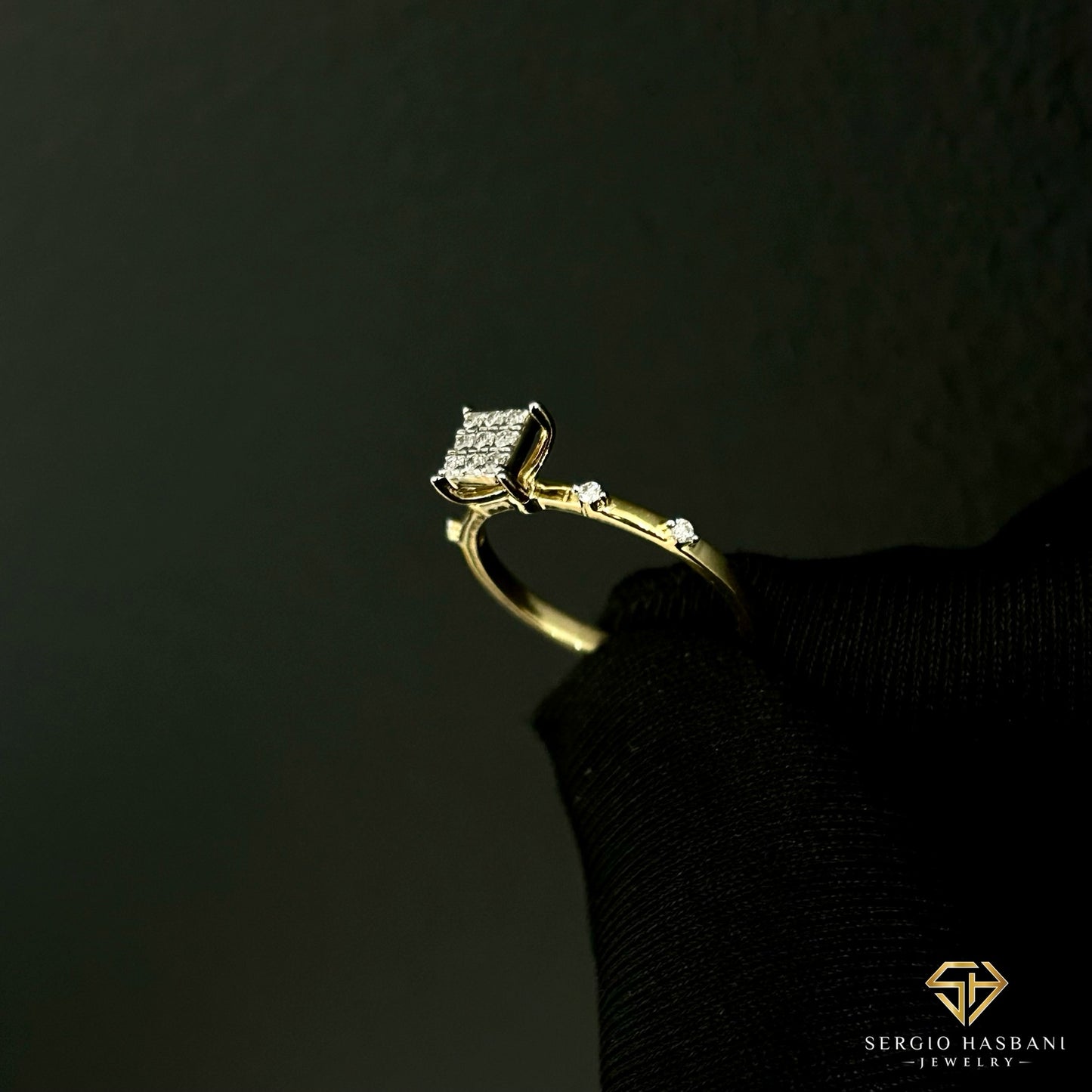 10K PRIZA Diamond Ring