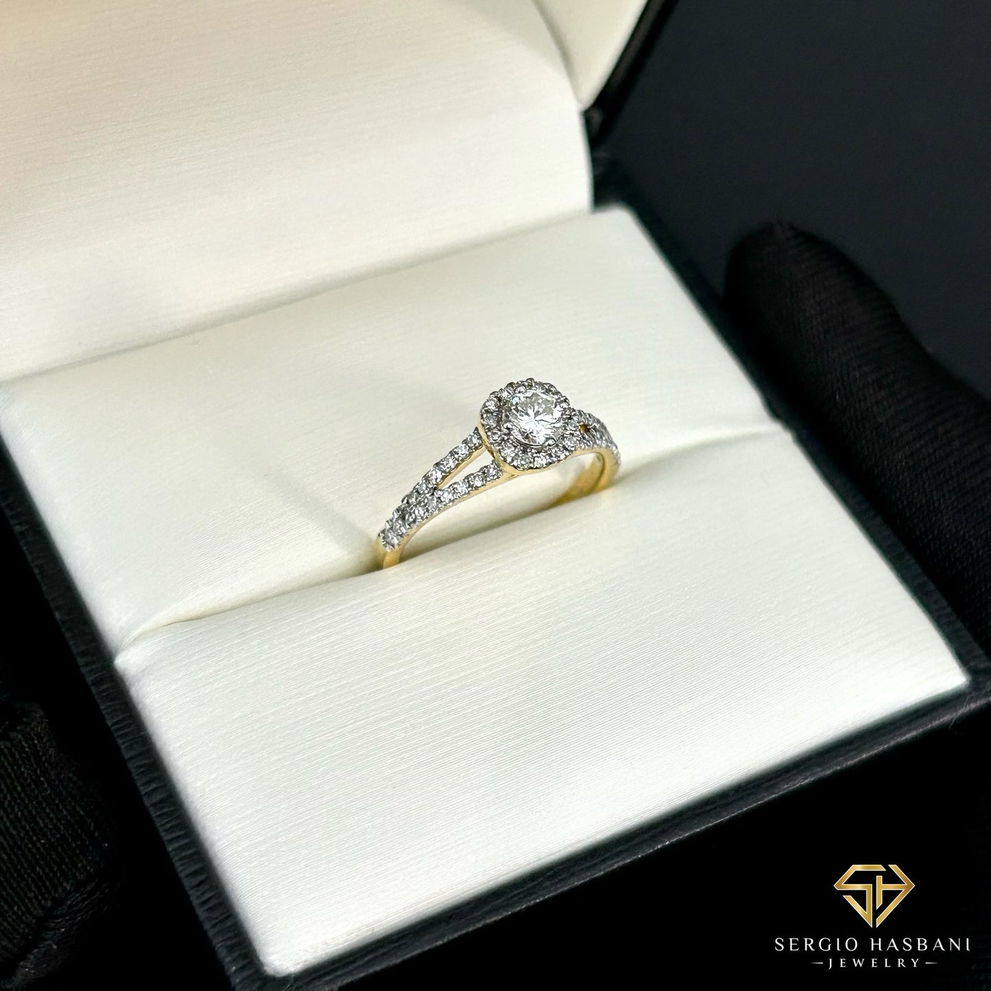 10K SHAYA Diamond Ring