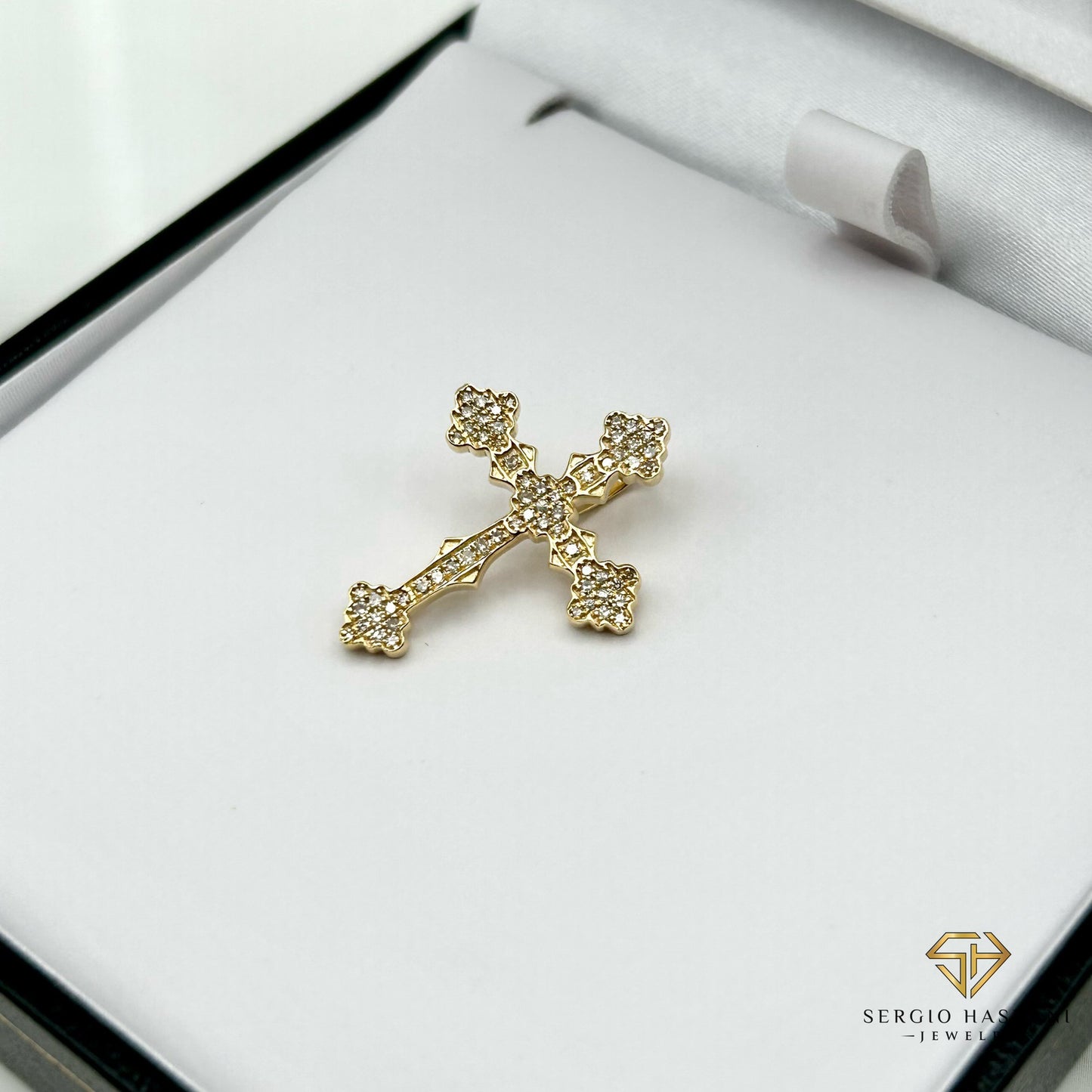 10K VANIA Diamond Cross Pendant