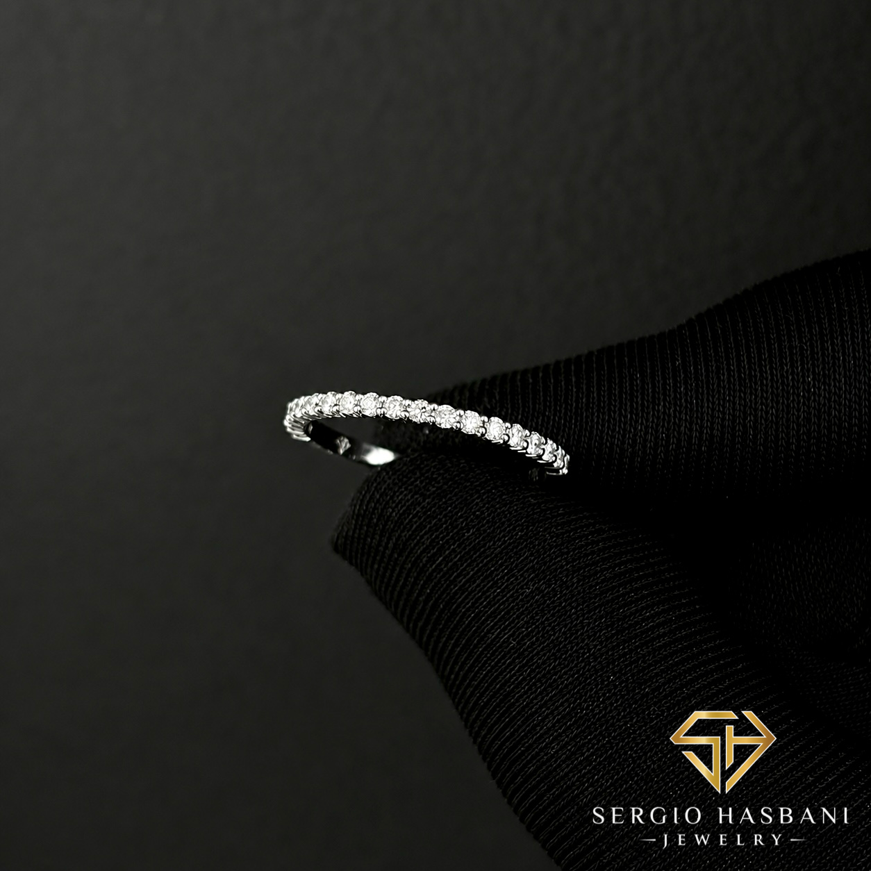 18K ELLIE VVS Lab Diamond Ring