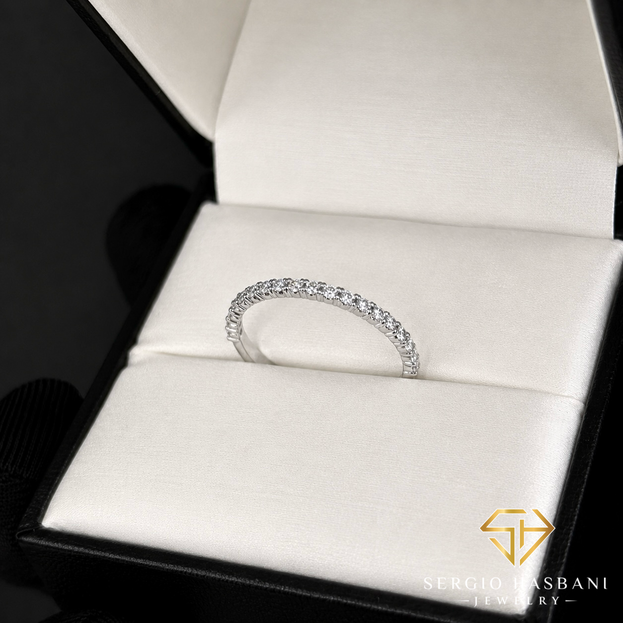18K ELLIE VVS Lab Diamond Ring
