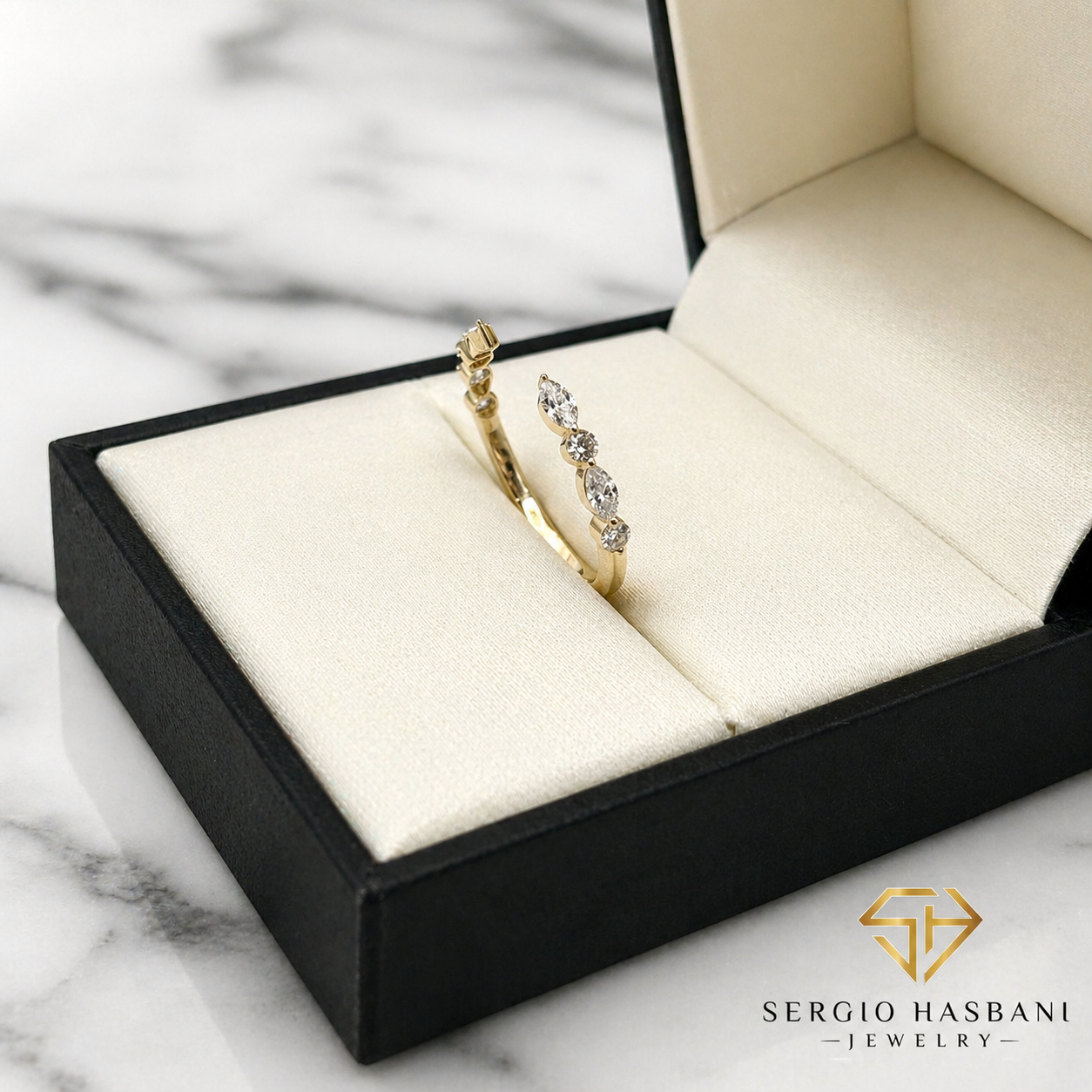 18K ZAVIRA VVS Lab Diamond Ring