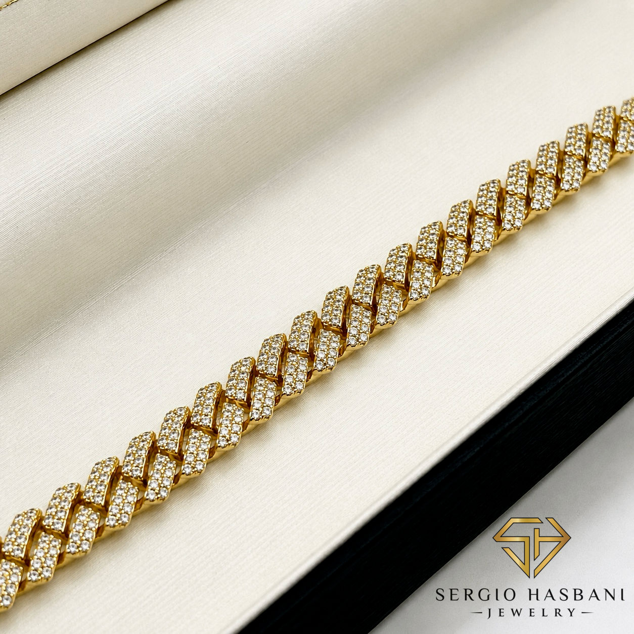 10K 8.2MM Diamond Cuban Link Bracelet