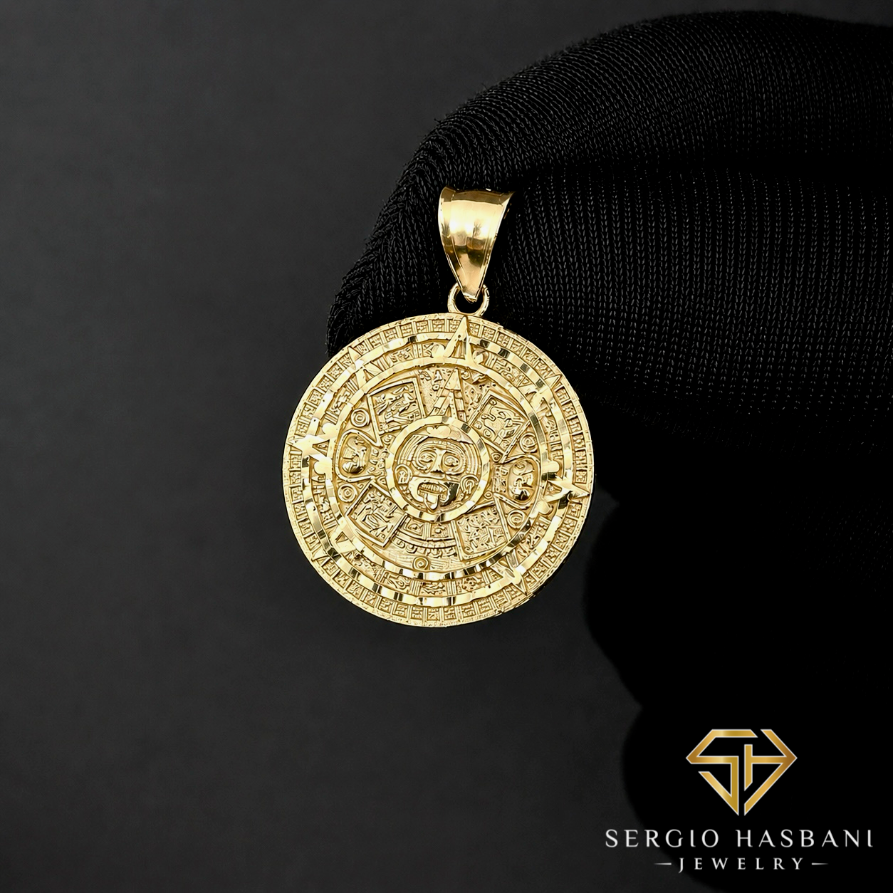 10K AZTEC CALENDAR Pendant