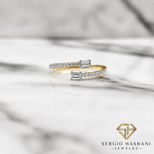 10K BAGUELLA Diamond Ring