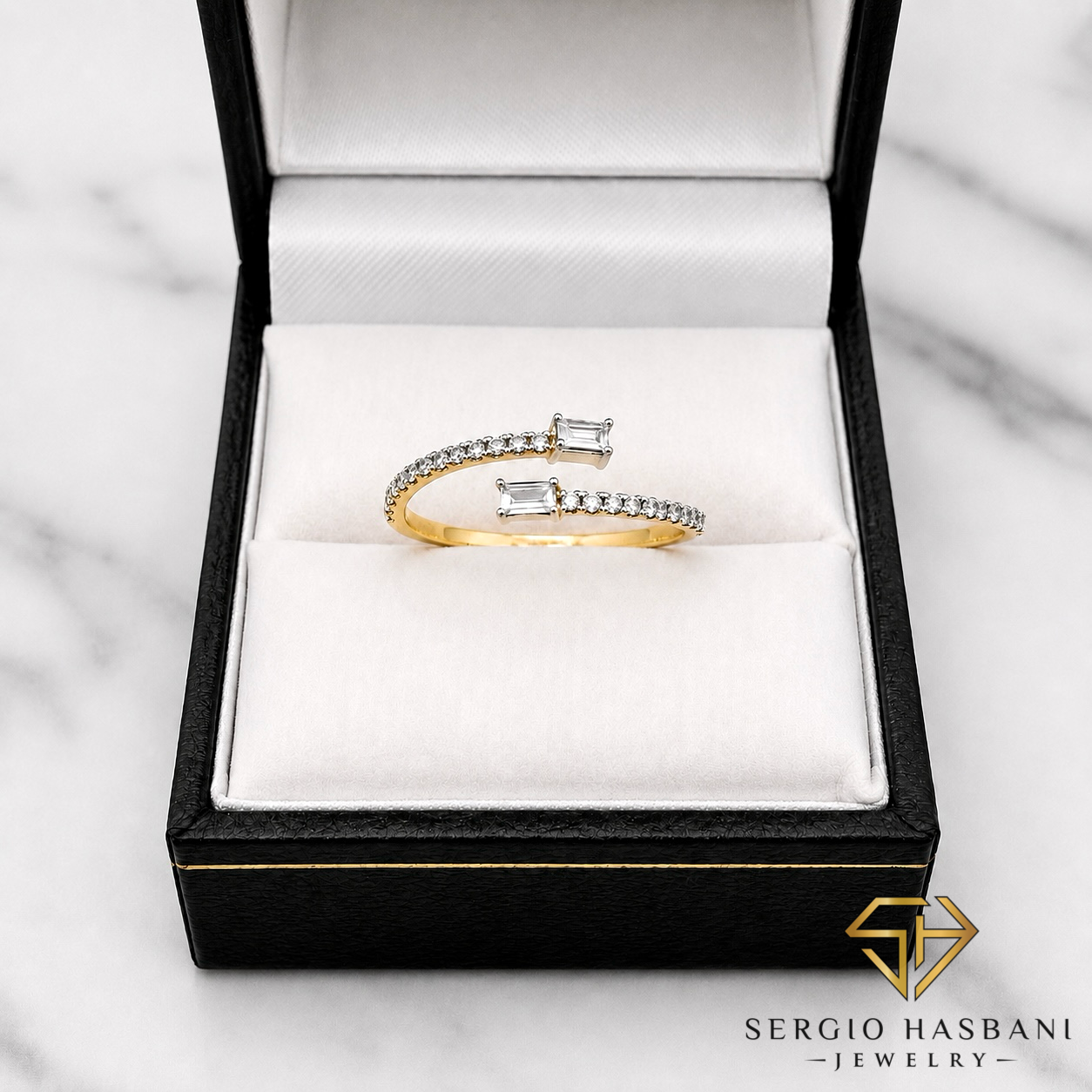 10K BAGUELLA Diamond Ring