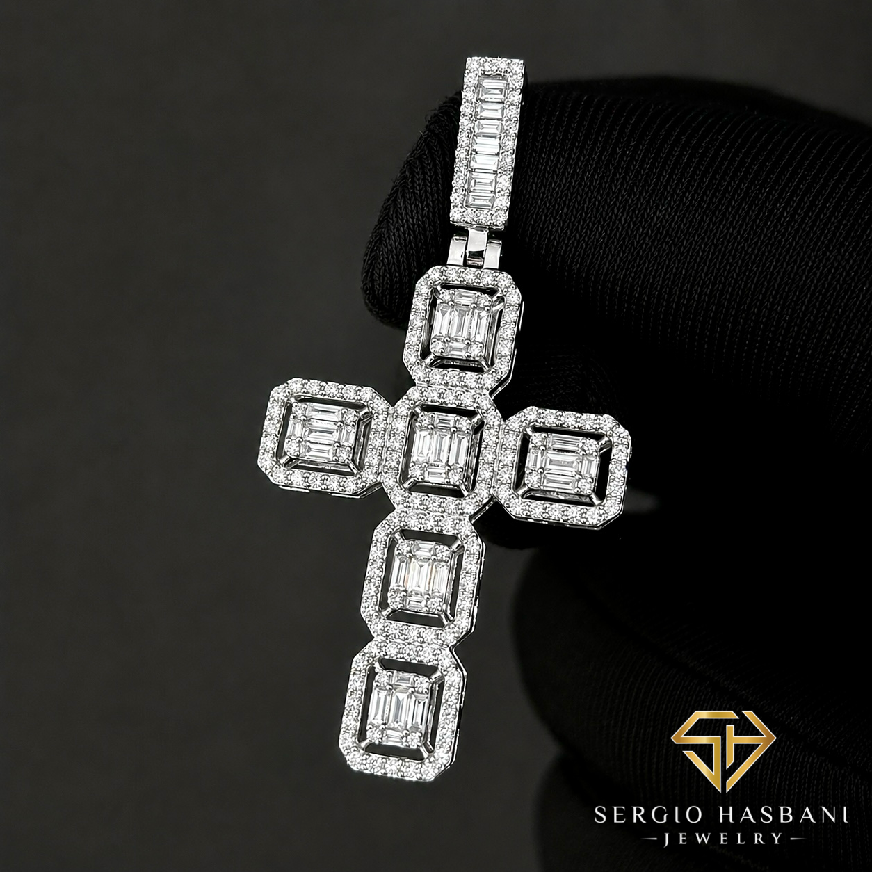 10K BG CROSS3 VVS/VS Lab Diamond Pendant
