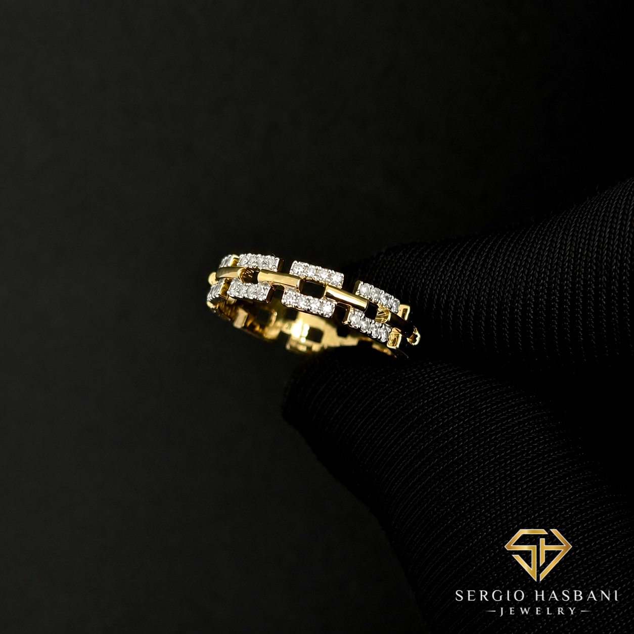 10K CLARA Diamond Ring