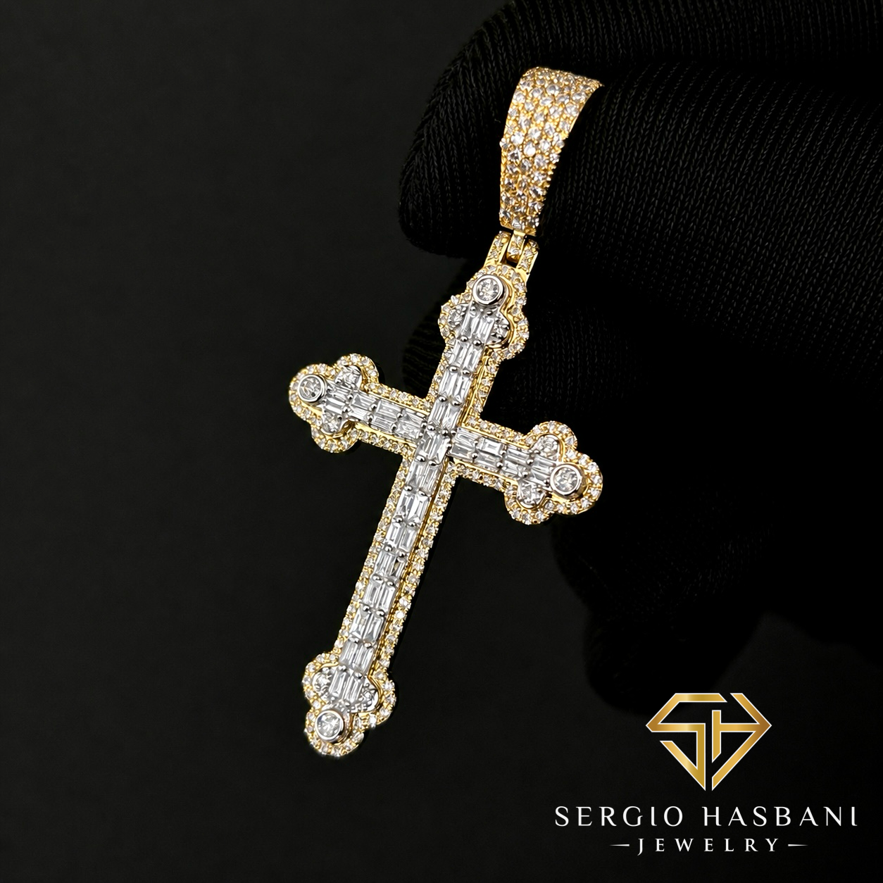 10K CROSS11 Diamond Pendant