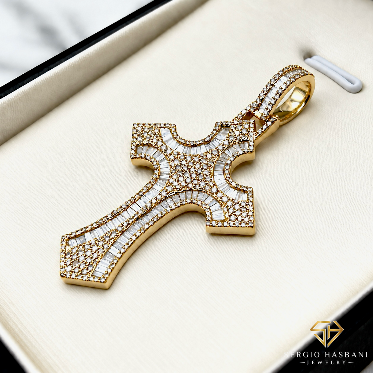 10K CROSS15 Diamond Pendant