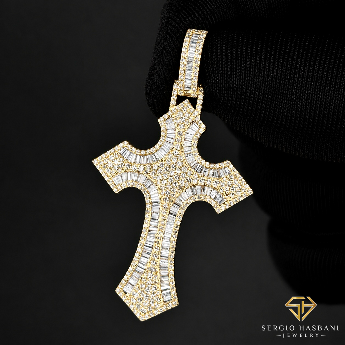 10K CROSS15 Diamond Pendant