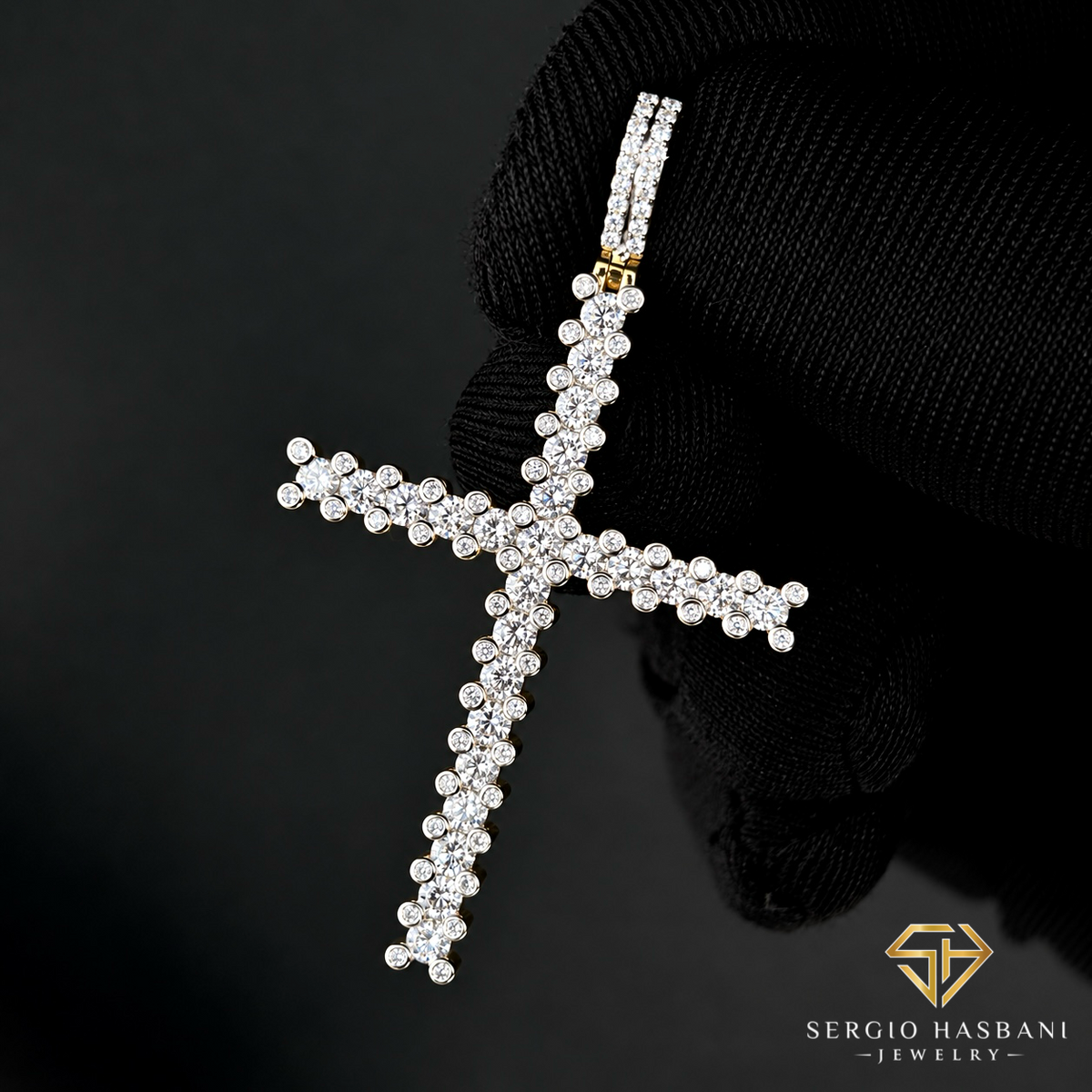 10K CROSS16 VVS Lab Diamond Pendant