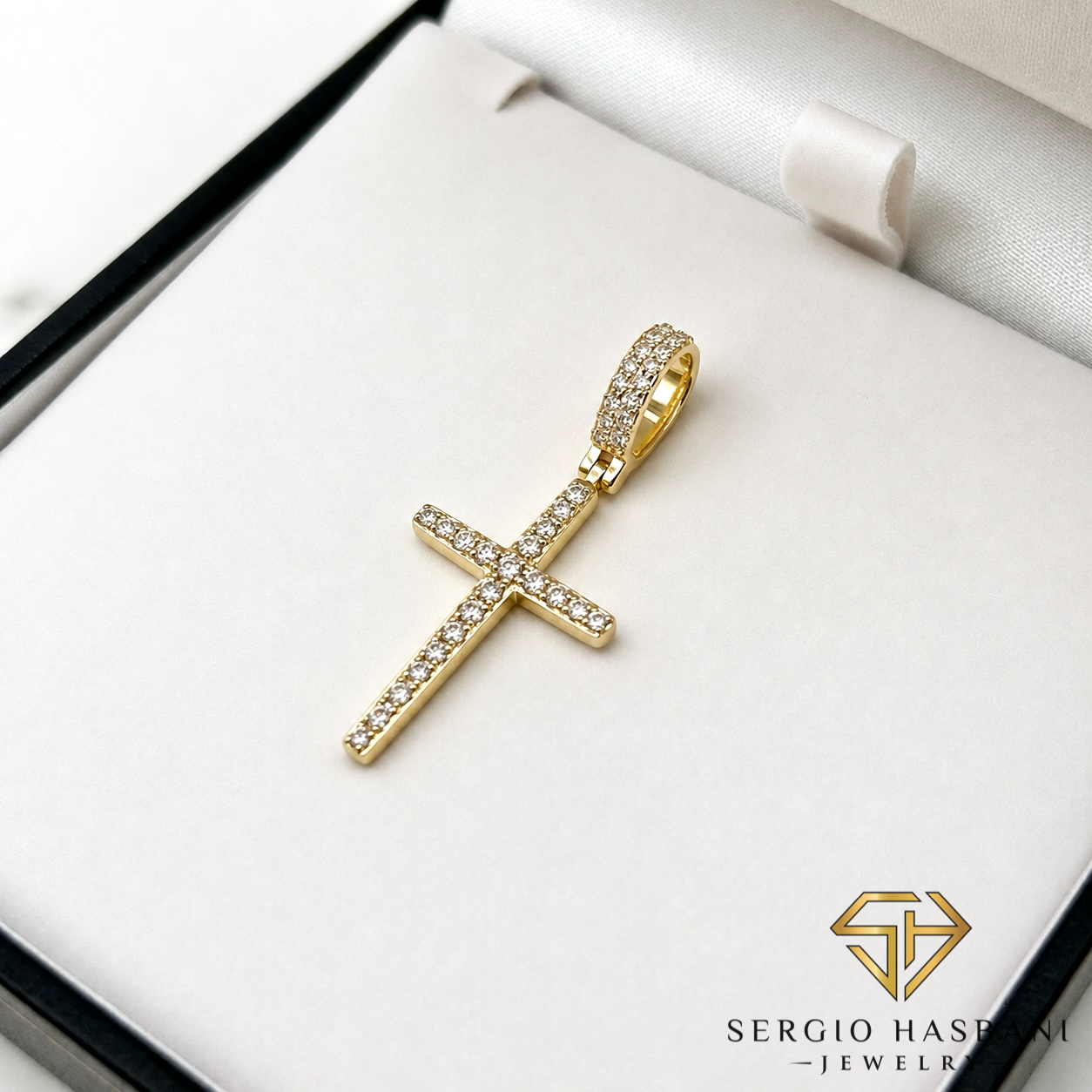 10K CROSS3 Diamond Pendant