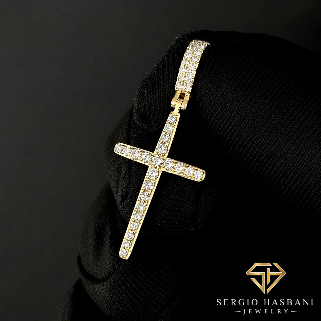 10K CROSS3 Diamond Pendant