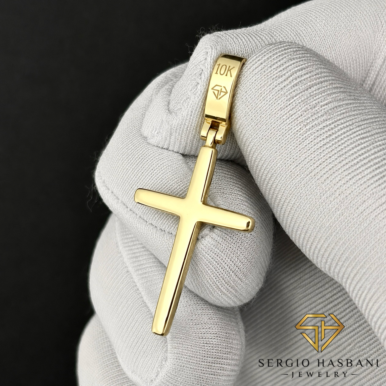 10K CROSS3 Diamond Pendant