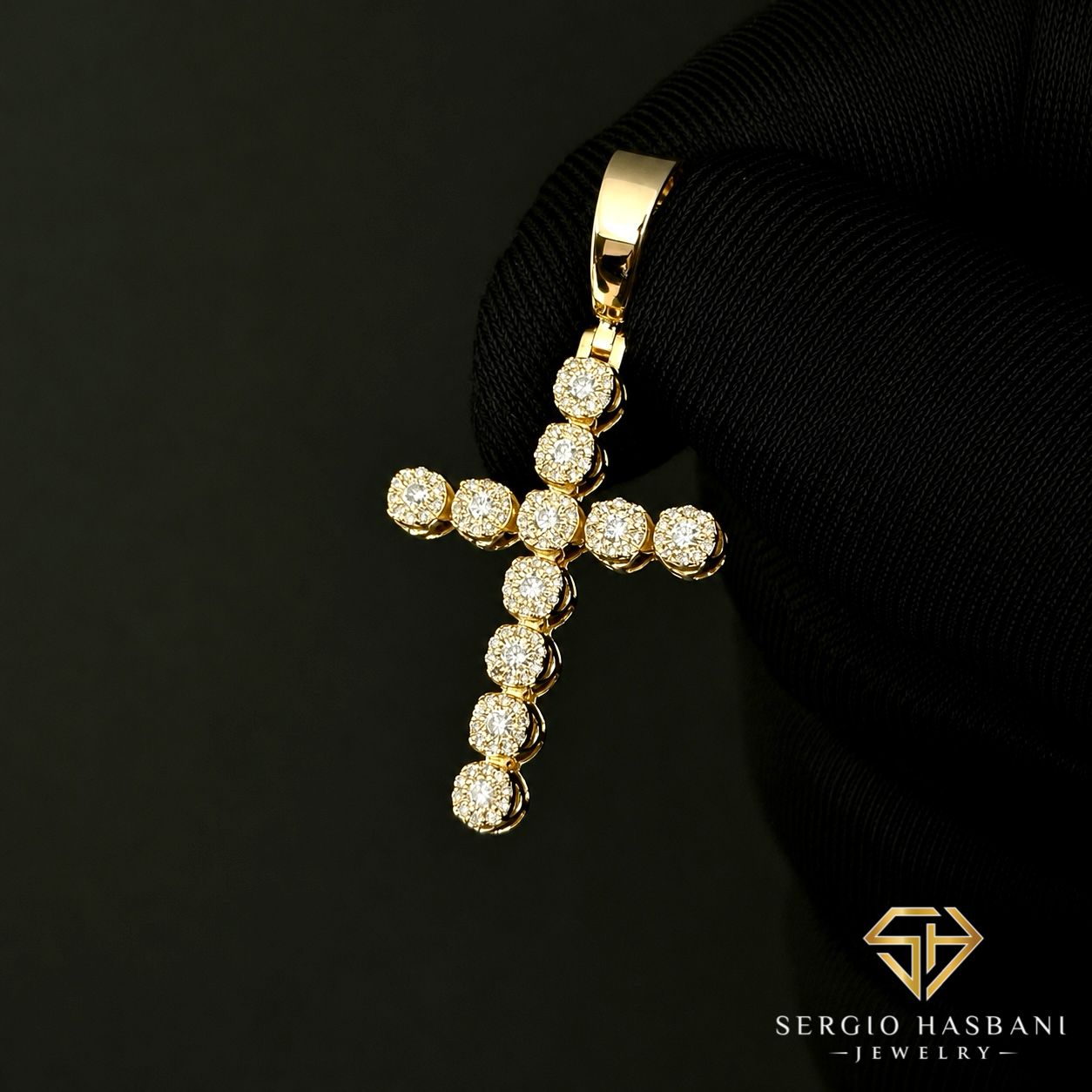 10K CROSS4 Diamond Pendant
