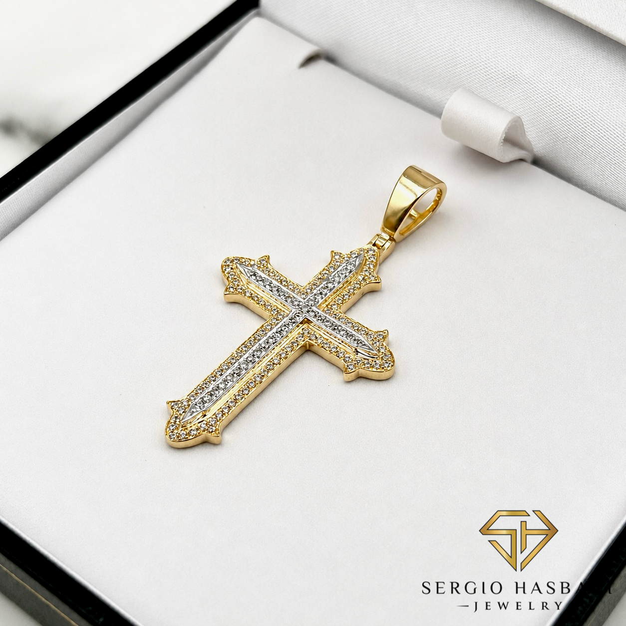 10K CROSS5 Diamond Pendant