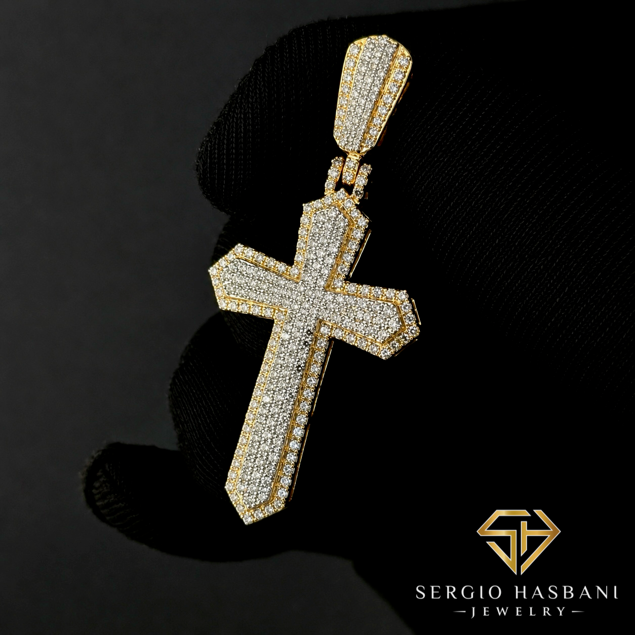 10K CROSS6 Diamond Pendant
