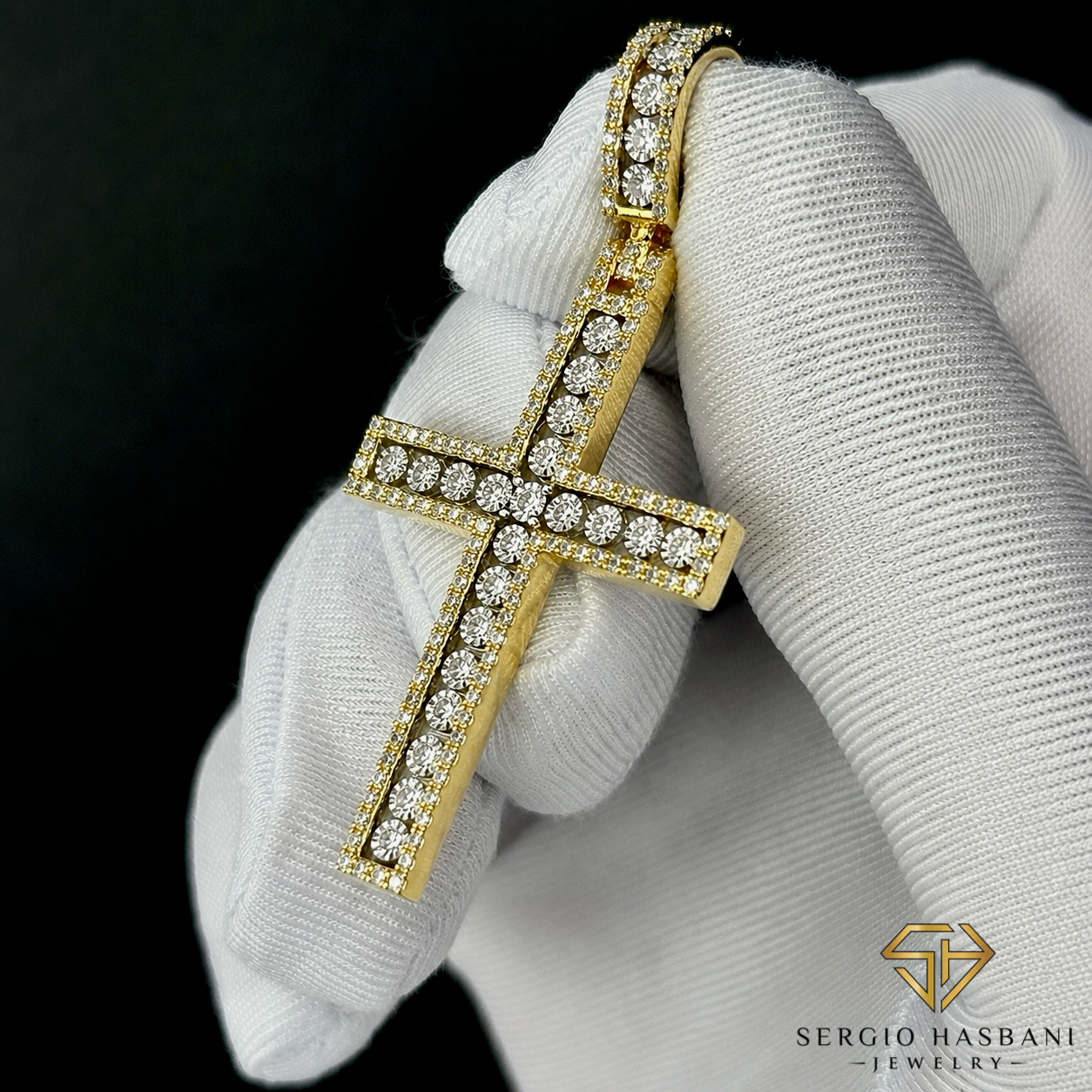 10K CROSS7 Diamond Pendant