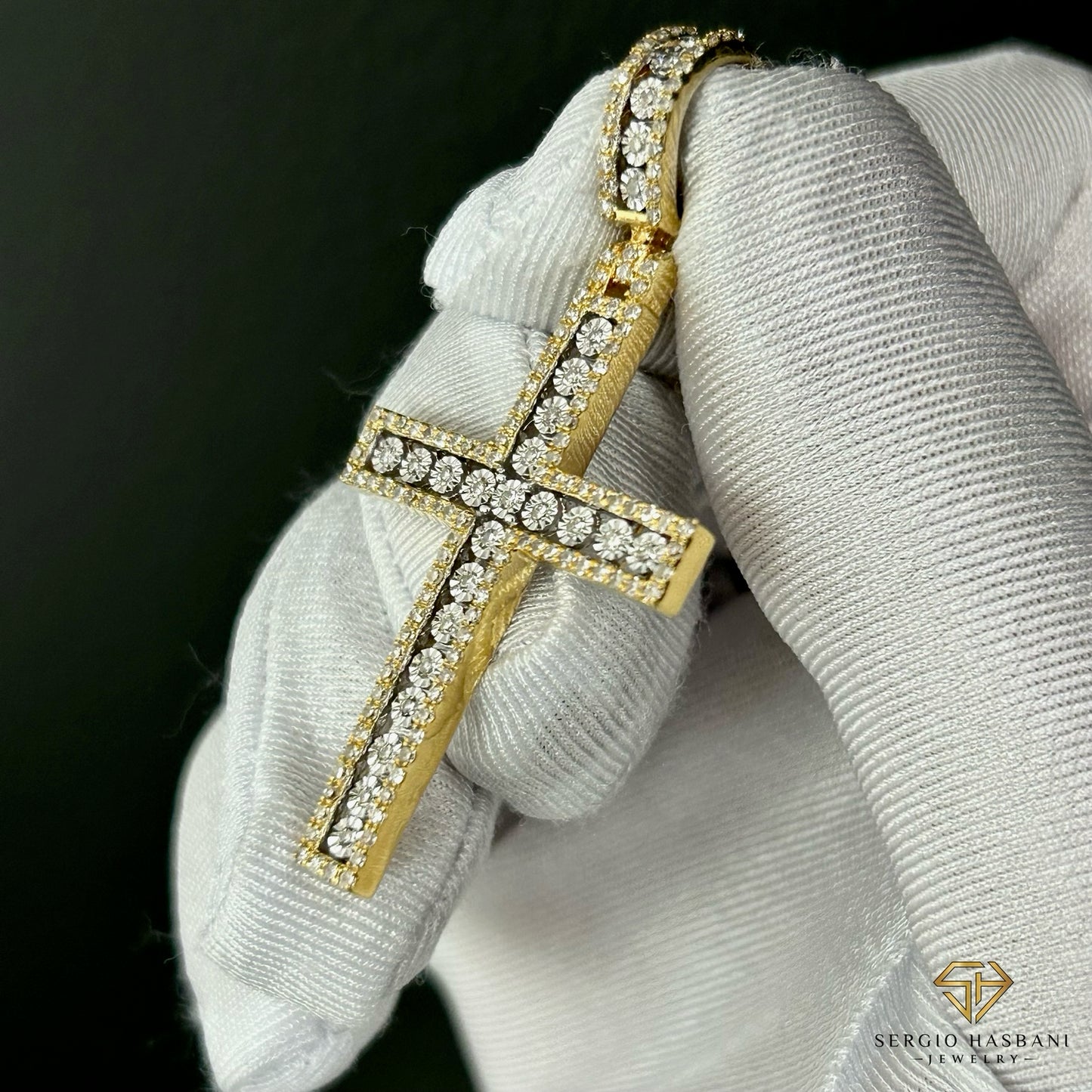 10K CROSS7 Diamond Pendant