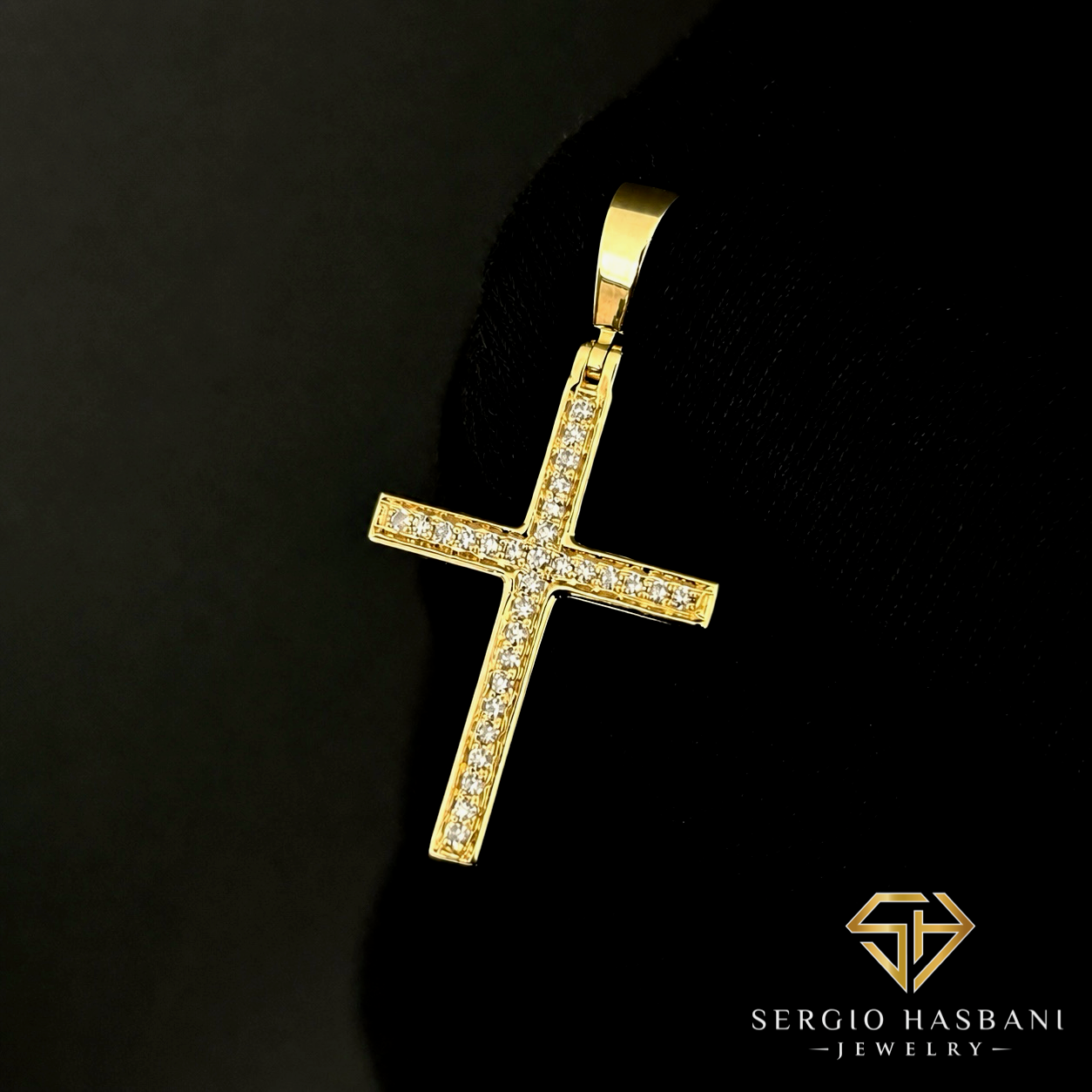 10K CROSS9 Diamond Pendant