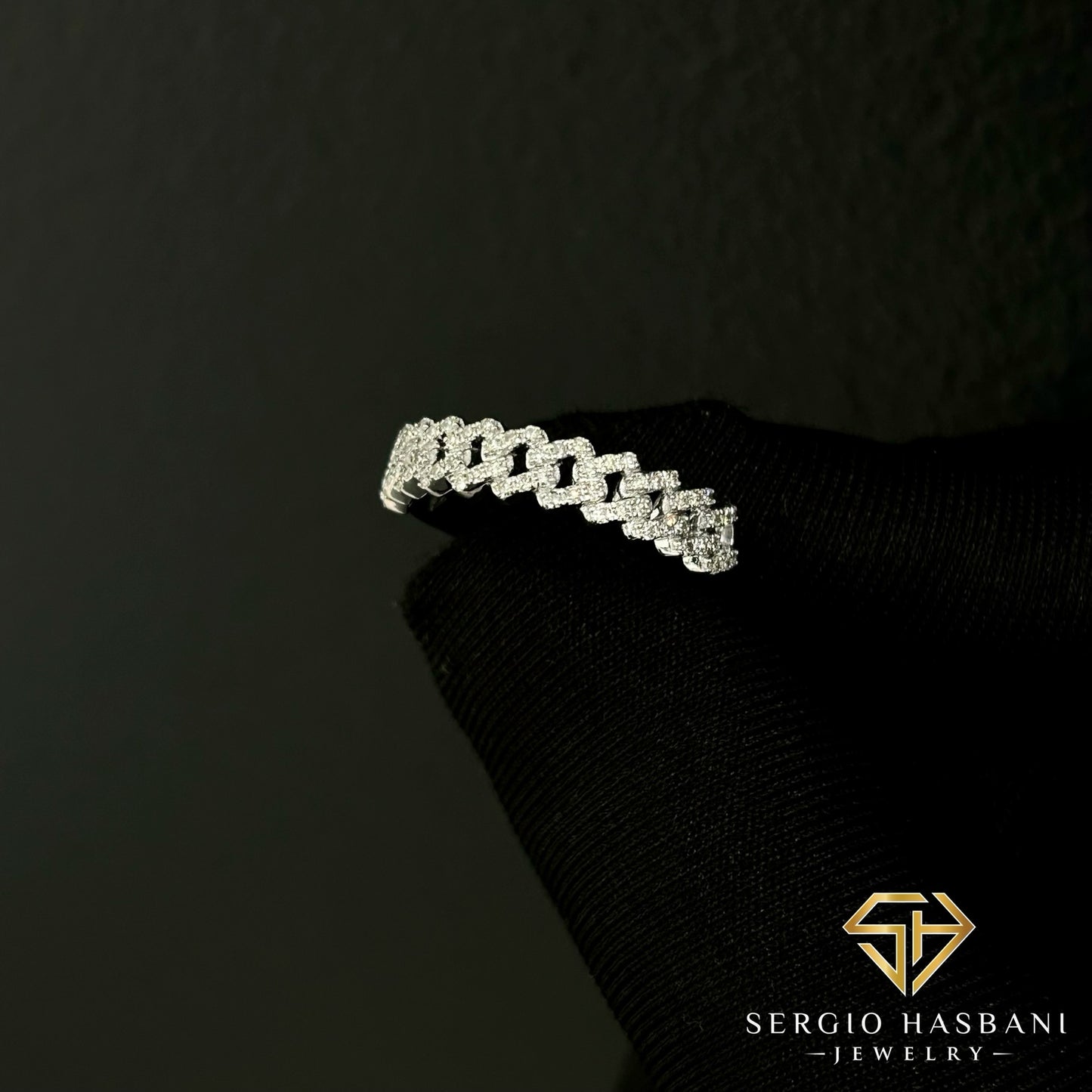 10K CUBICE Diamond Ring