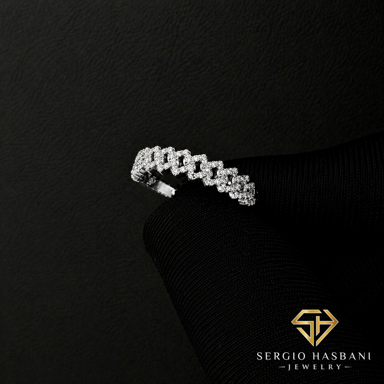 10K CUBICE Diamond Ring
