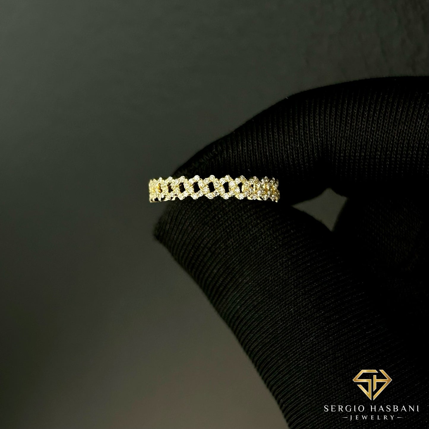 10K CUBLY Diamond Ring