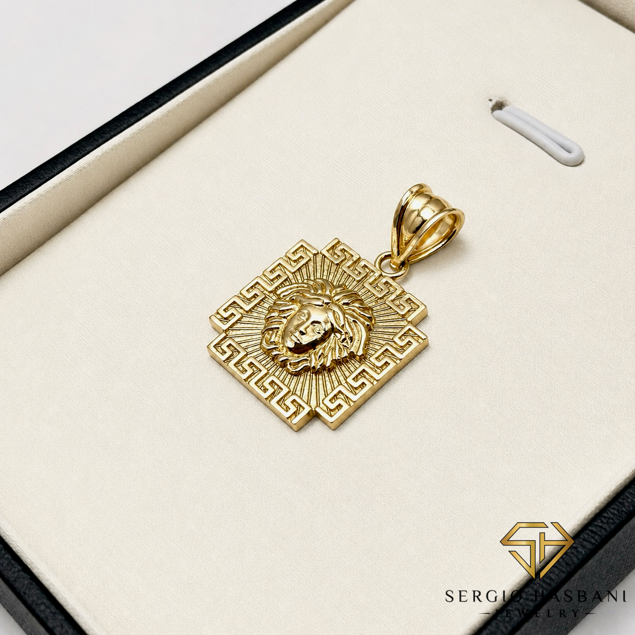 10K DUSARO Medusa Head Pendant